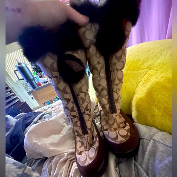 Coach q1709 theona boots with fur trim size 8 - Picture 1 of 5